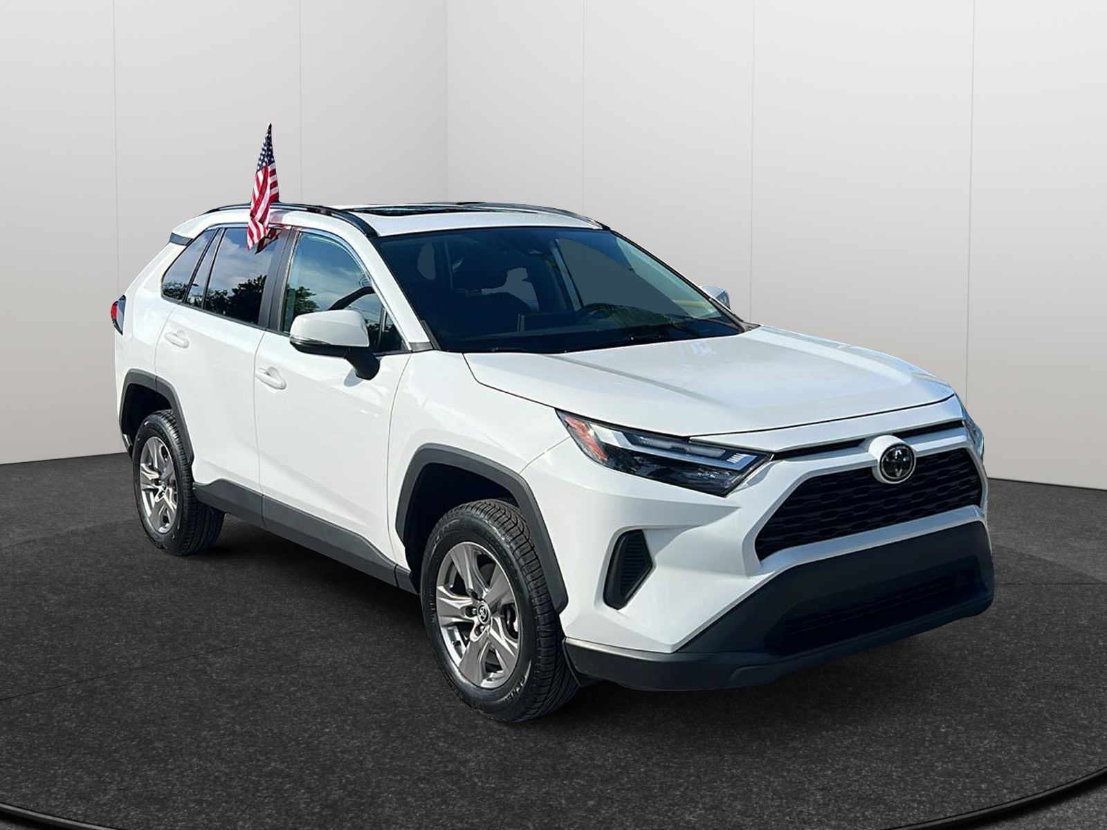 2022 Toyota RAV4 XLE 1