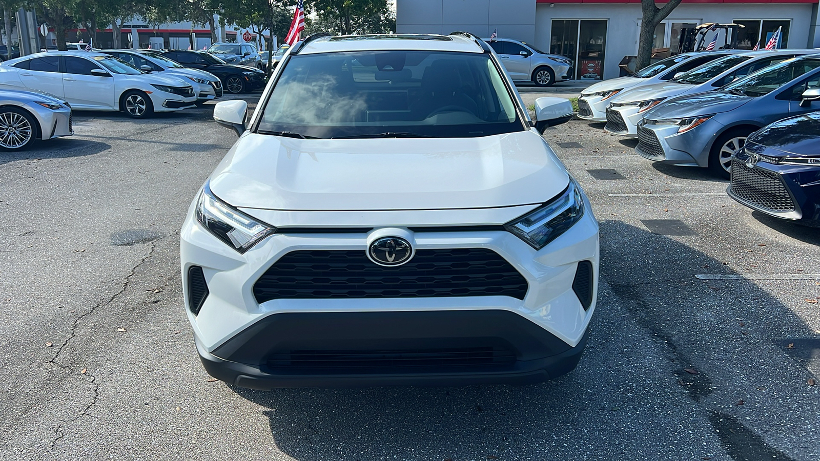 2022 Toyota RAV4 XLE 2