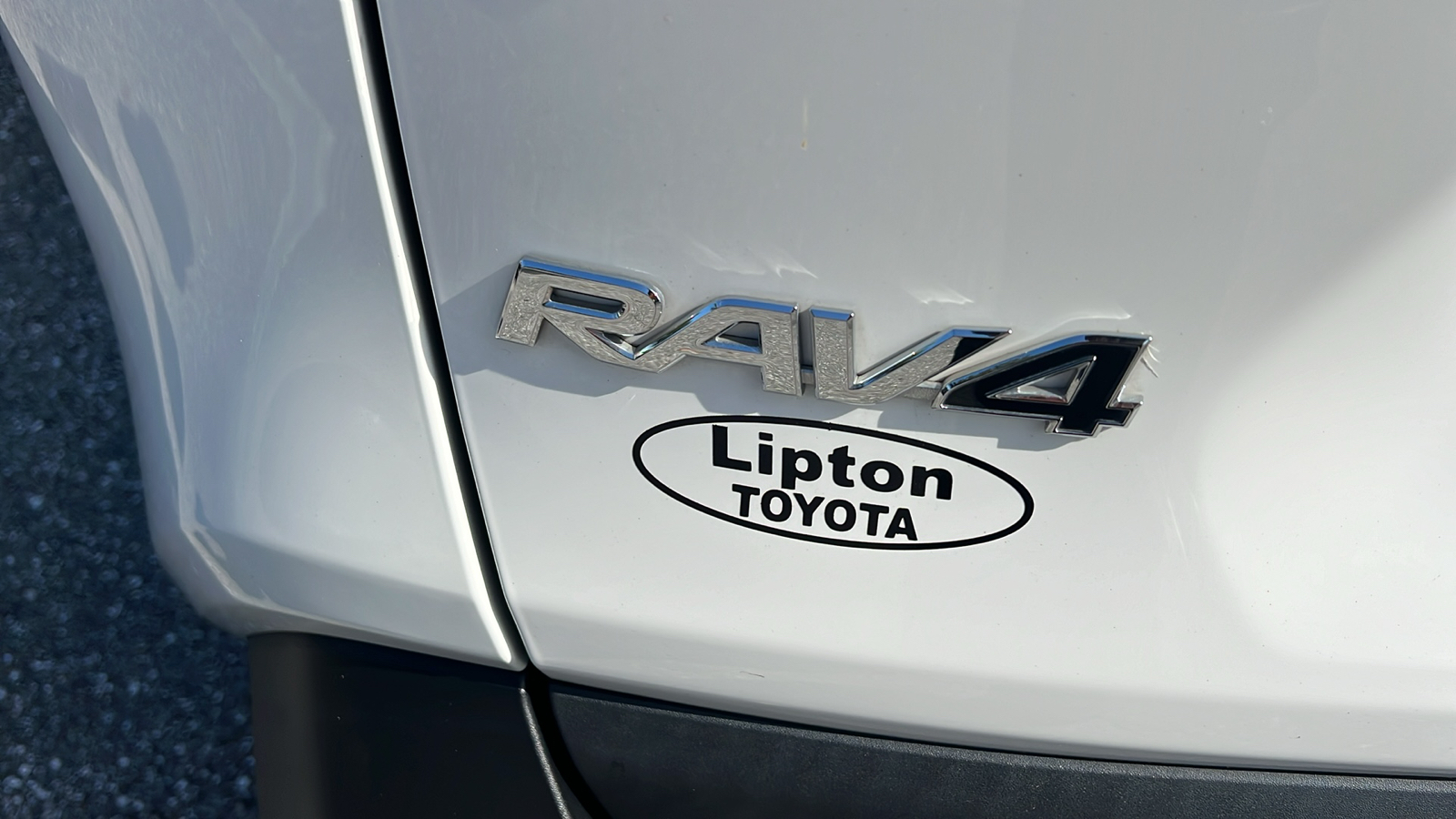 2022 Toyota RAV4 XLE 7