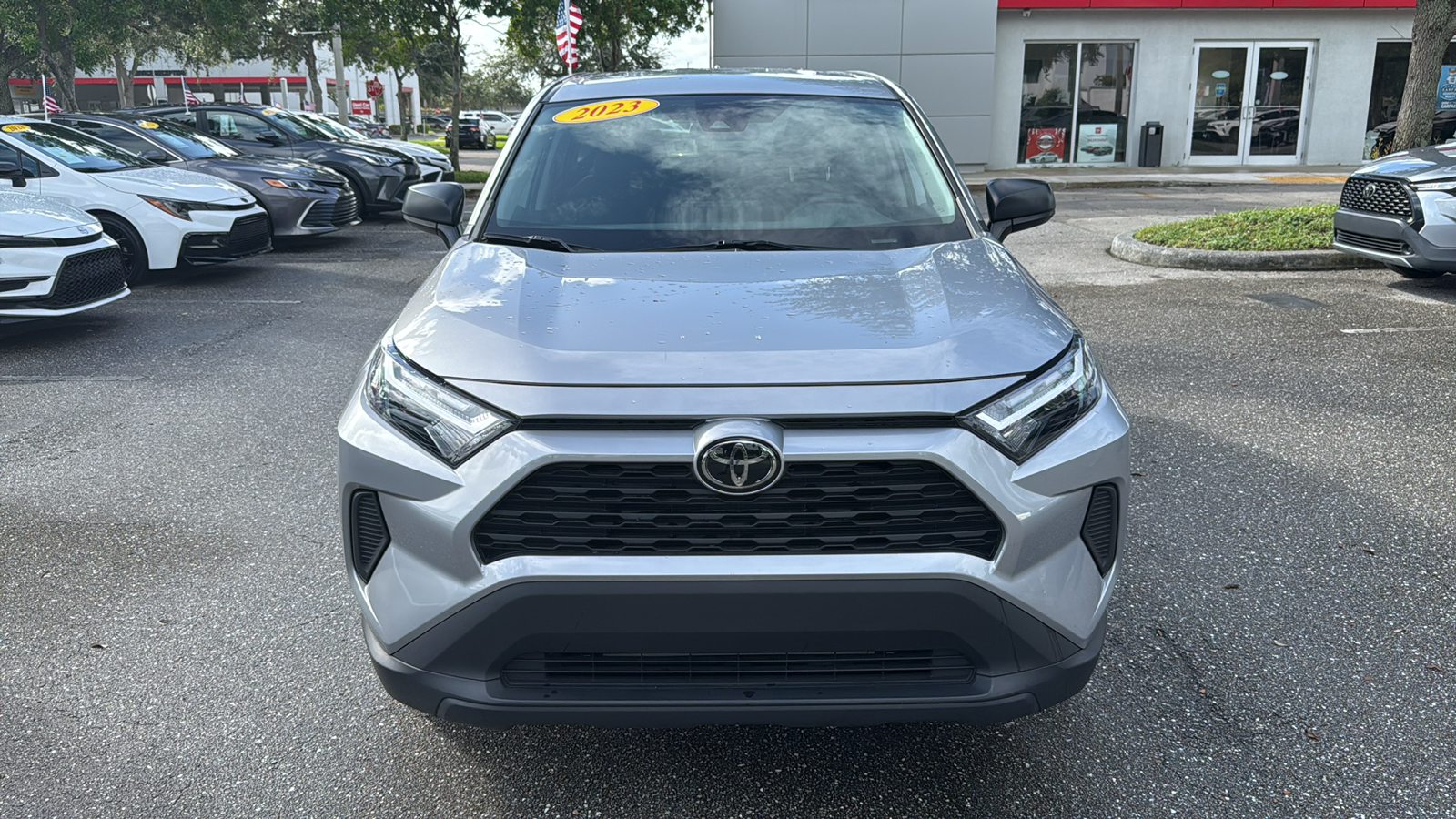 2023 Toyota RAV4 LE 2