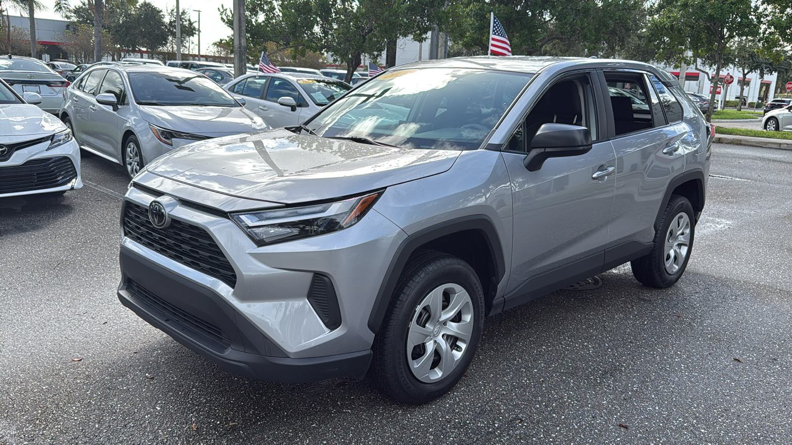 2023 Toyota RAV4 LE 3