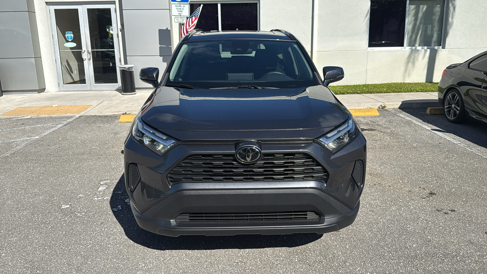 2023 Toyota RAV4 XLE 2