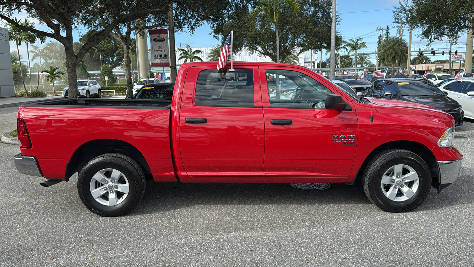 2022 Ram 1500 Classic SLT 11