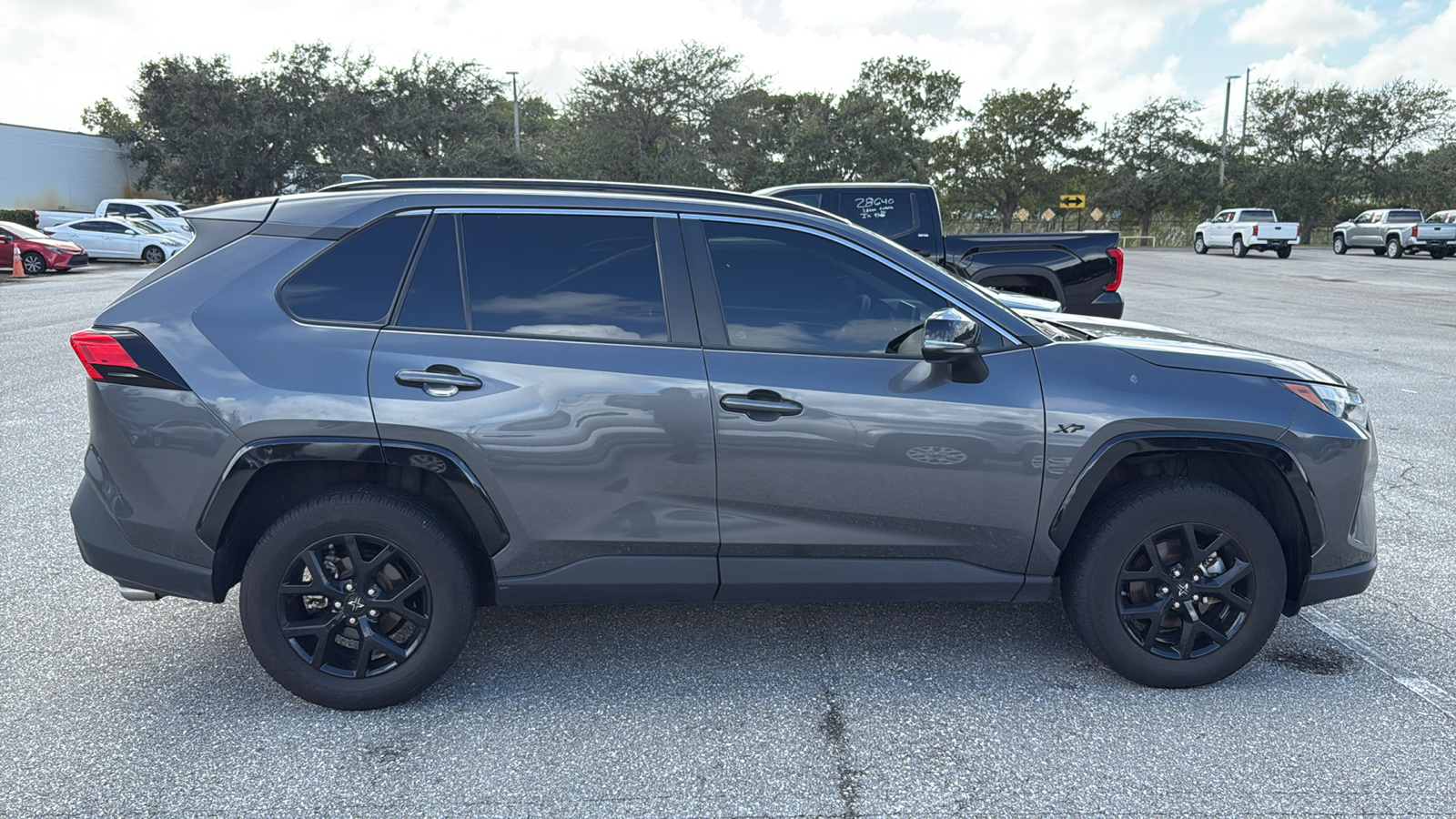 2023 Toyota RAV4 XLE 9