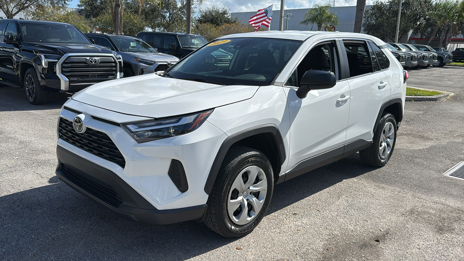 2023 Toyota RAV4 LE 3