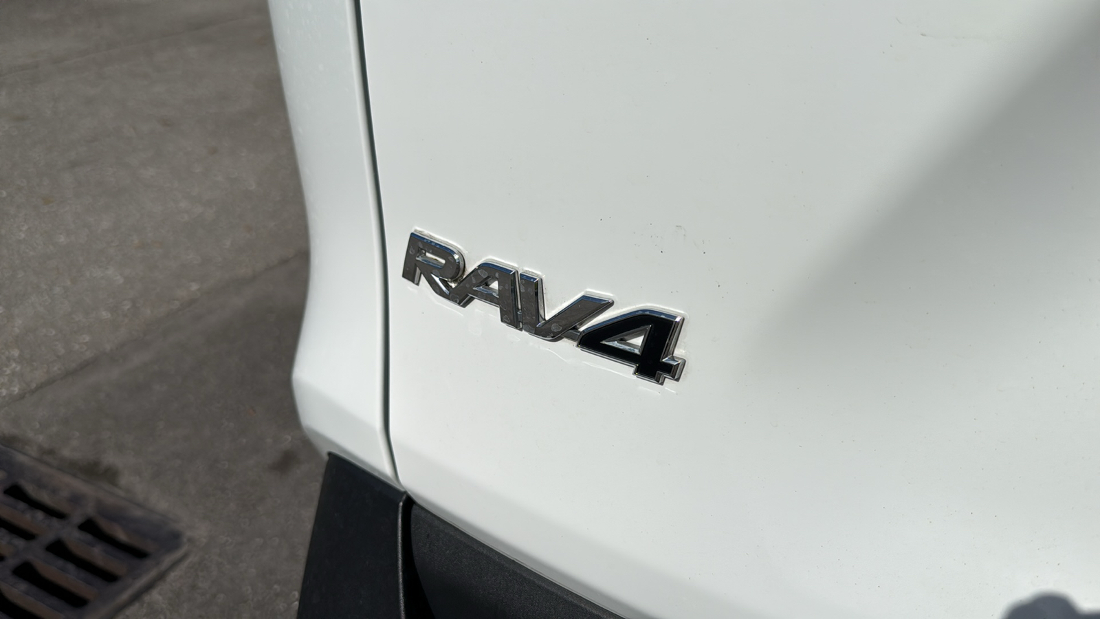 2023 Toyota RAV4 LE 7