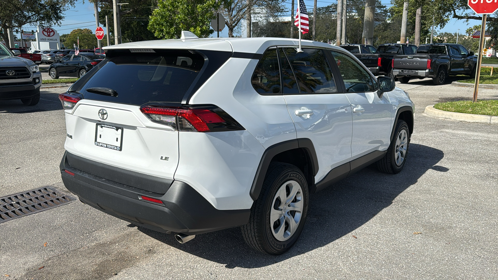 2023 Toyota RAV4 LE 10