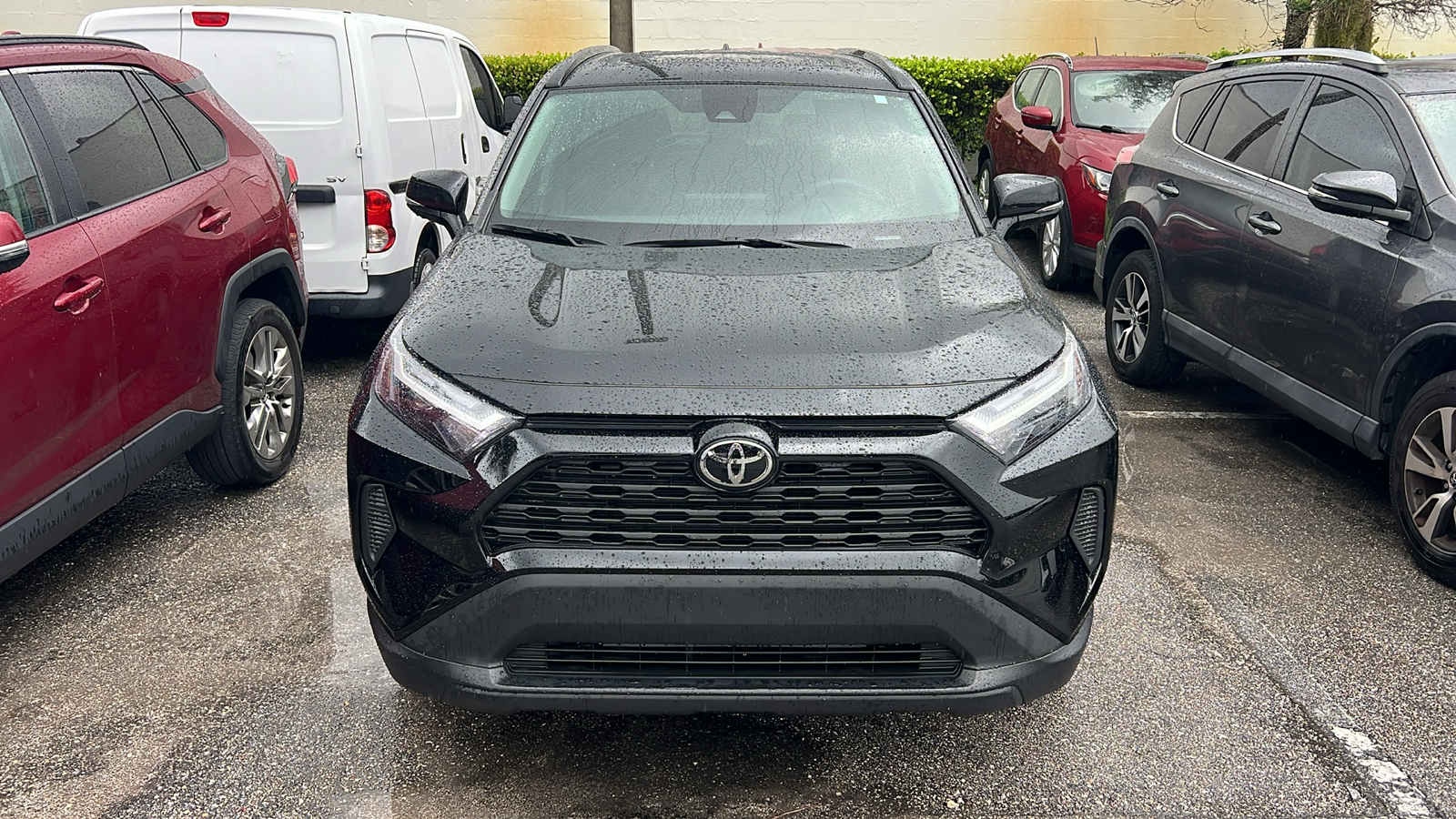 2023 Toyota RAV4 XLE 2