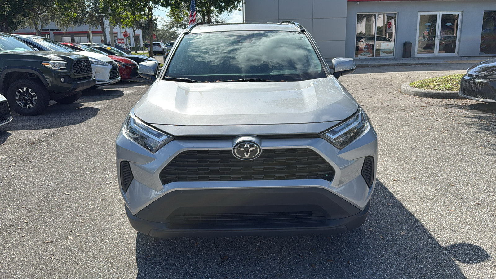 2023 Toyota RAV4 XLE 2