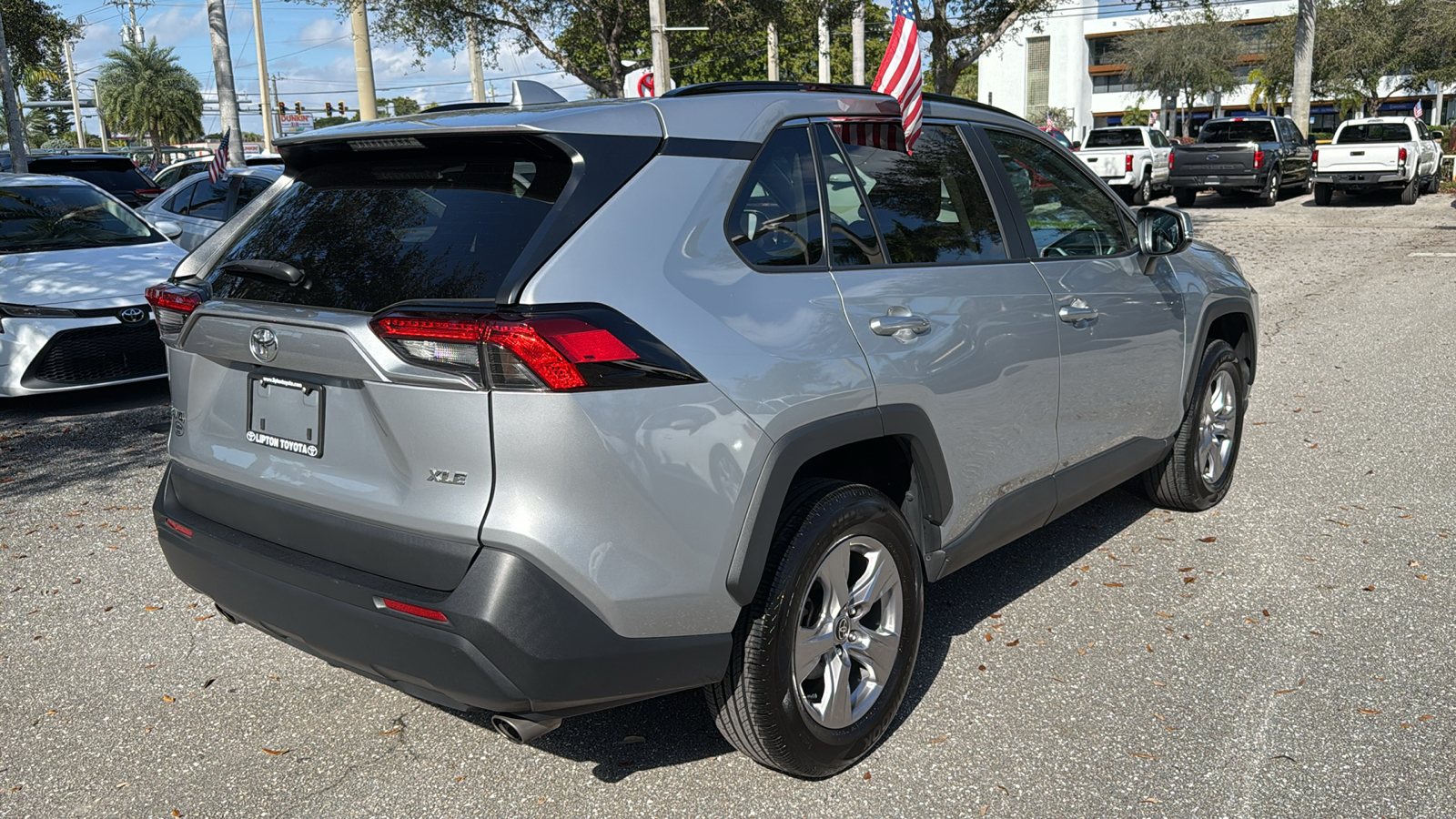 2023 Toyota RAV4 XLE 10