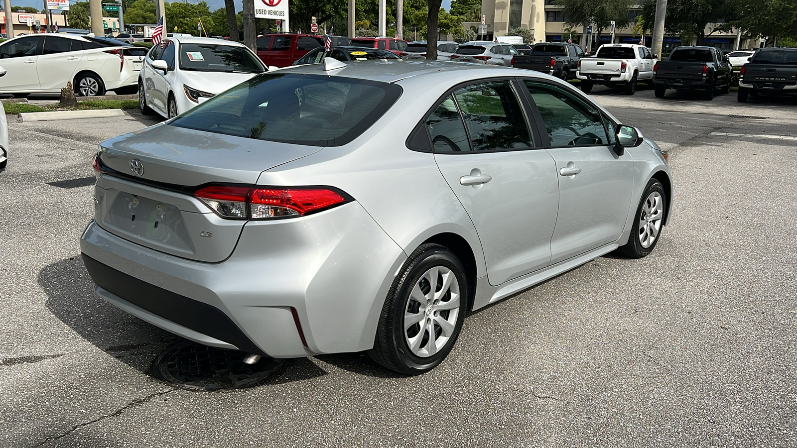 2022 Toyota Corolla LE 10