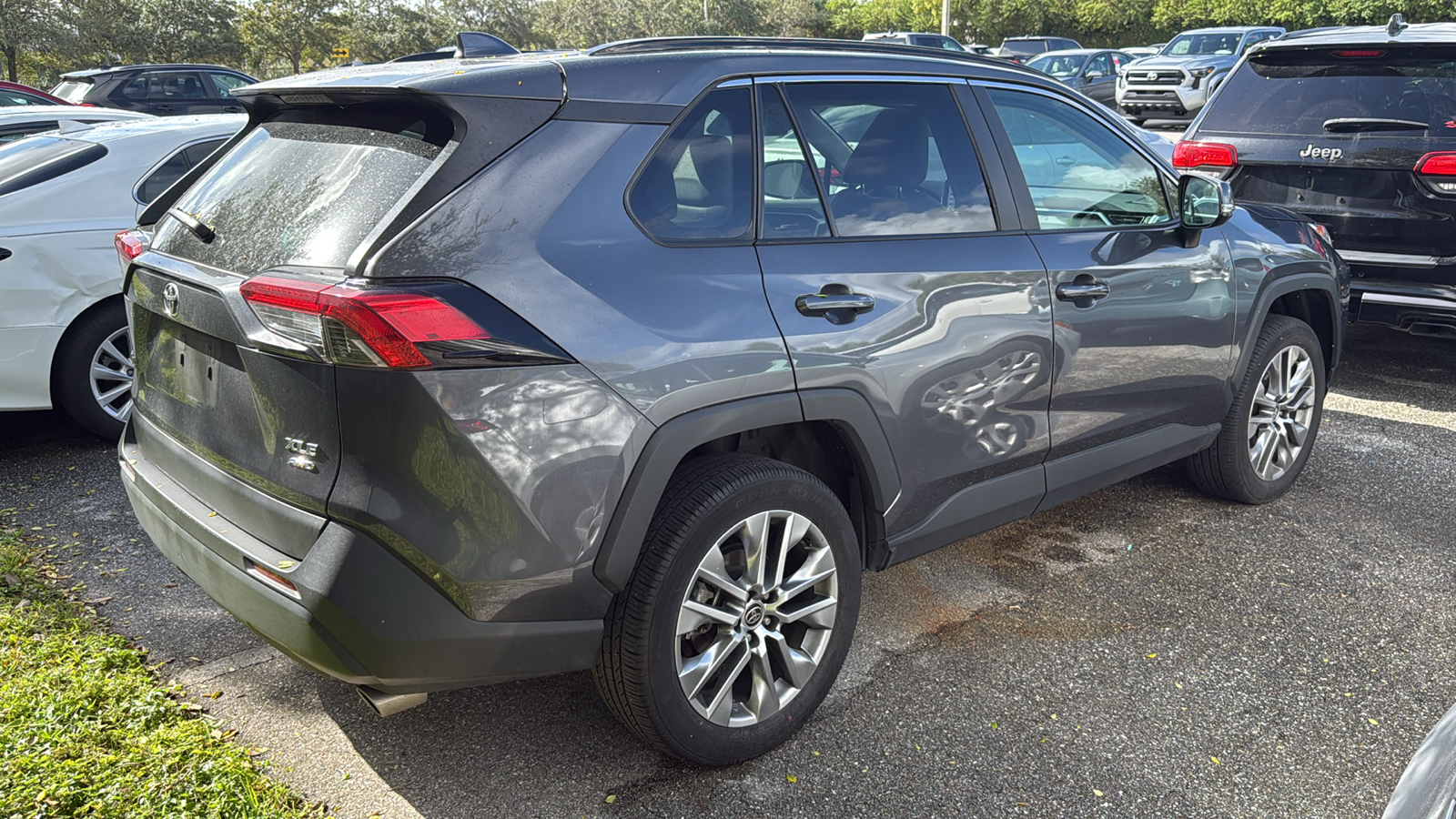 2022 Toyota RAV4 XLE Premium 7