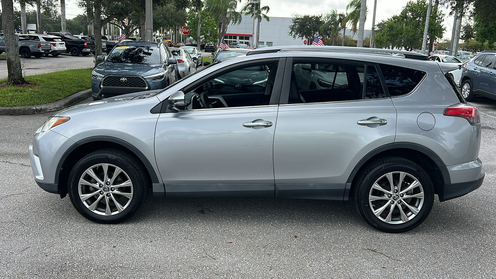 2017 Toyota RAV4 Limited 4