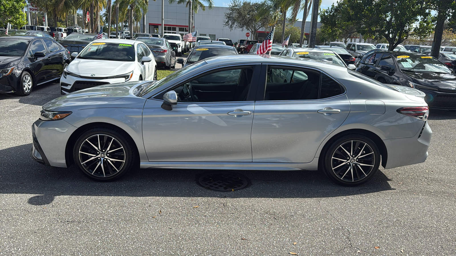 2021 Toyota Camry SE 4