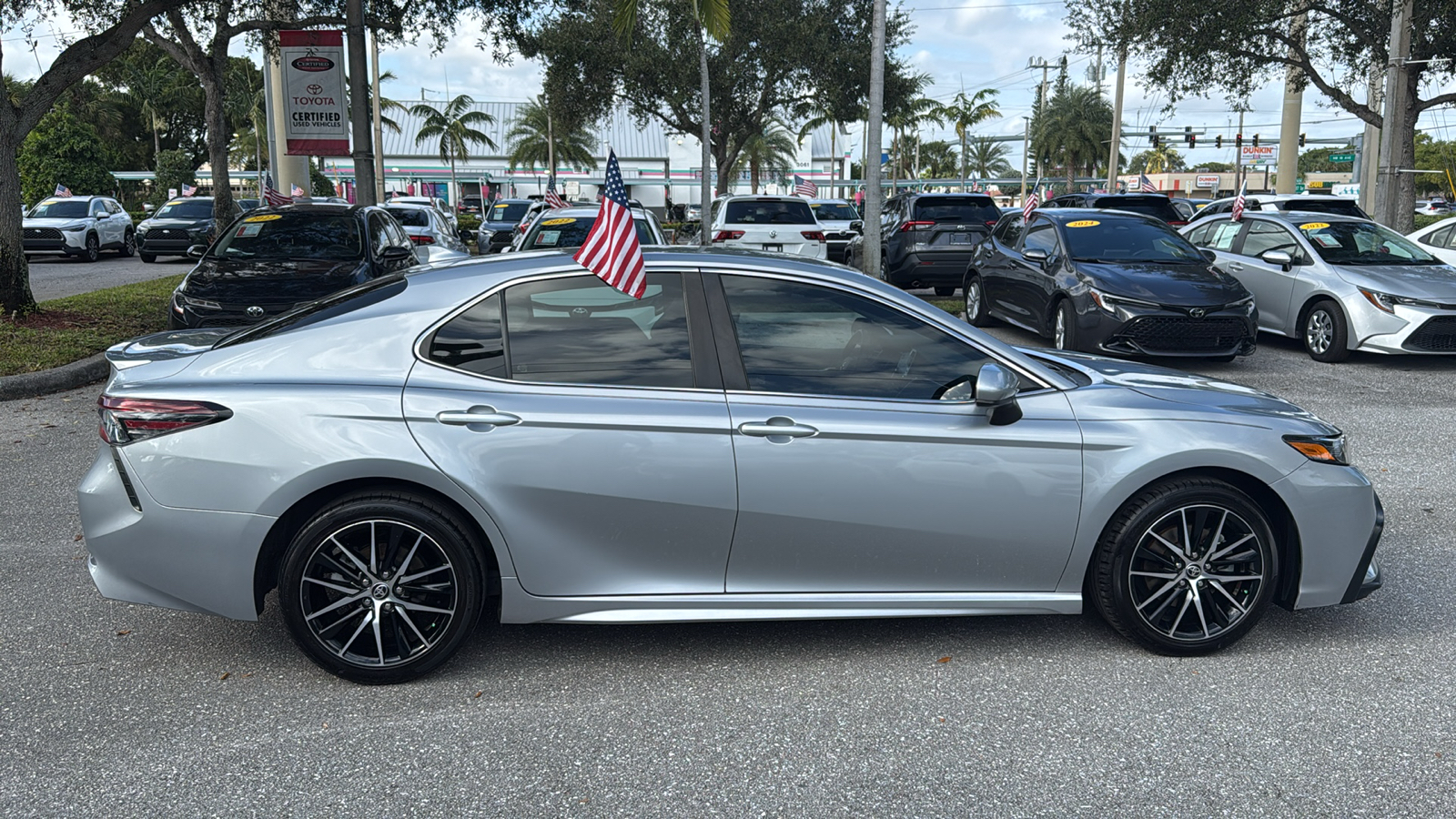 2021 Toyota Camry SE 10