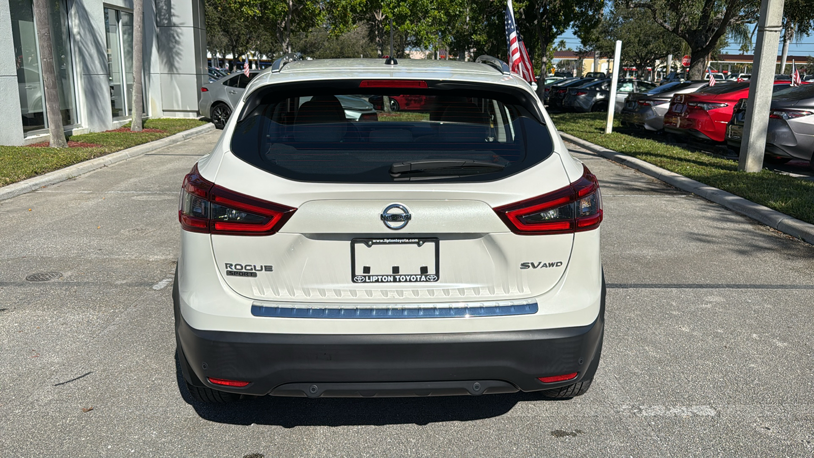 2021 Nissan Rogue Sport SV 16