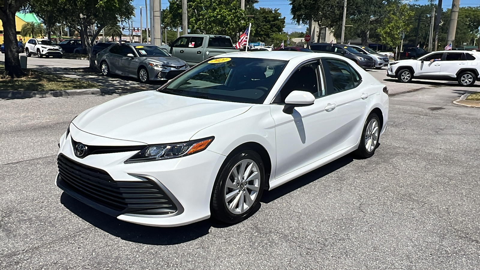 2021 Toyota Camry LE 3