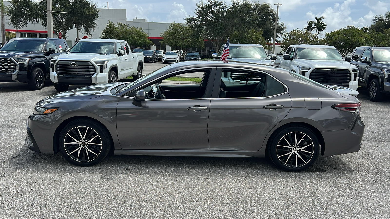 2021 Toyota Camry SE 4