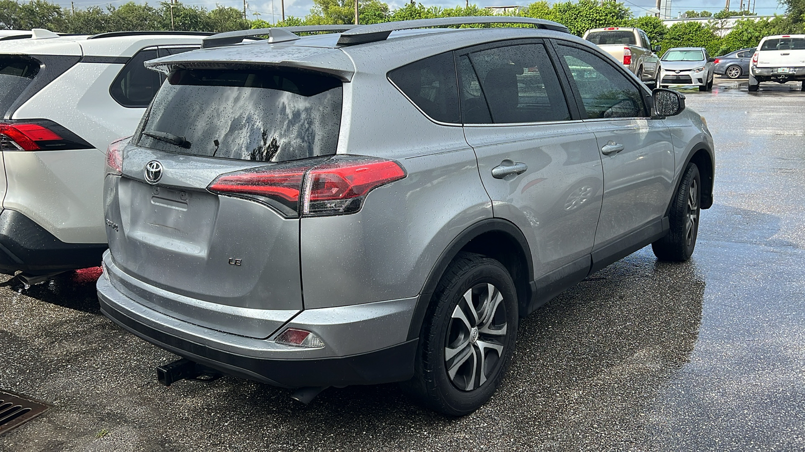 2018 Toyota RAV4 LE 8