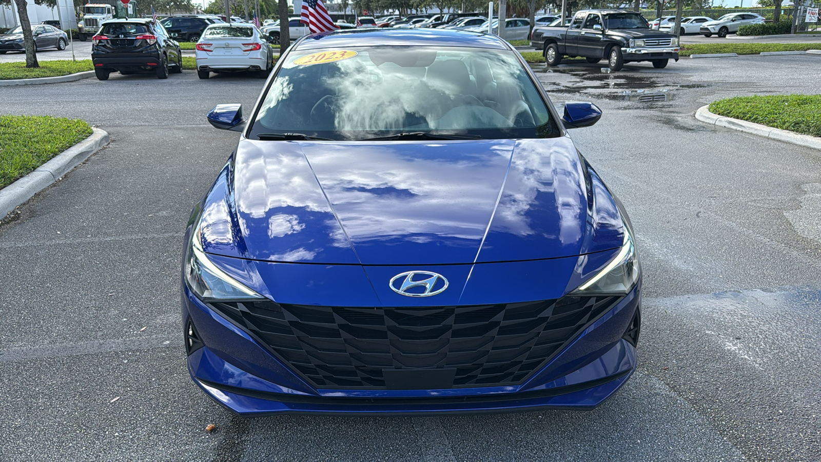 2023 Hyundai Elantra SEL 2