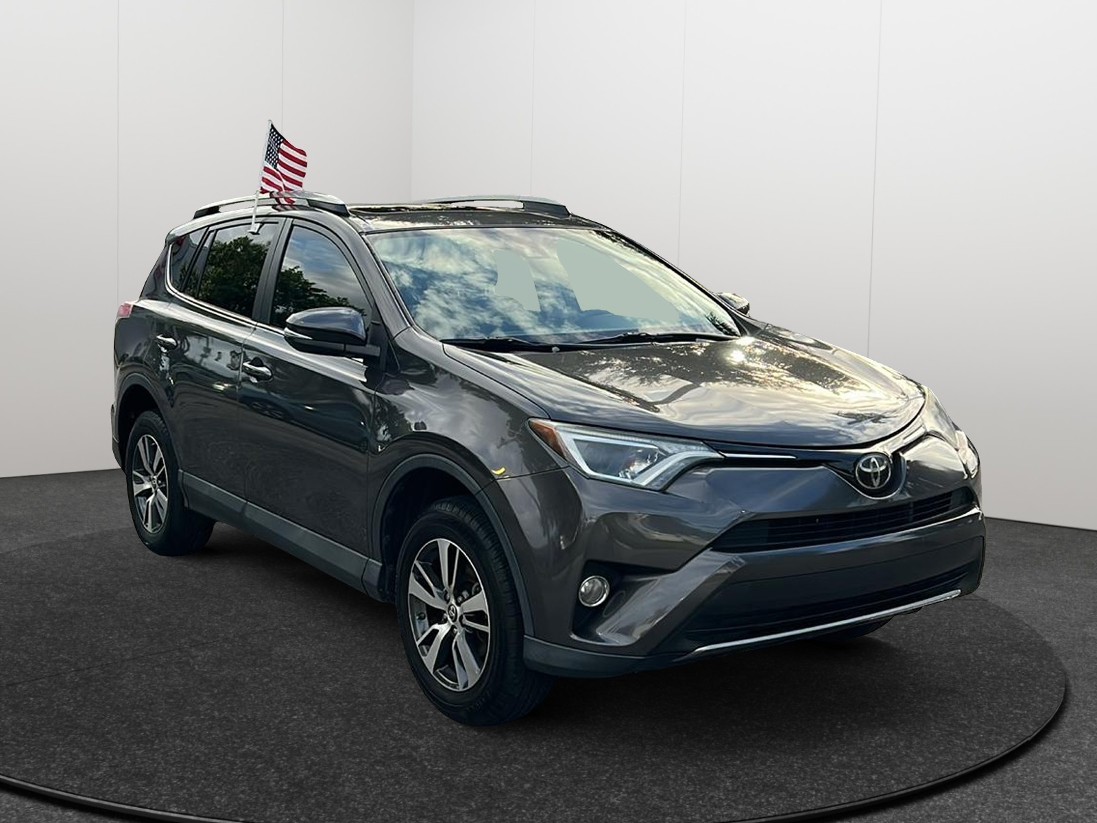 2018 Toyota RAV4 XLE 1