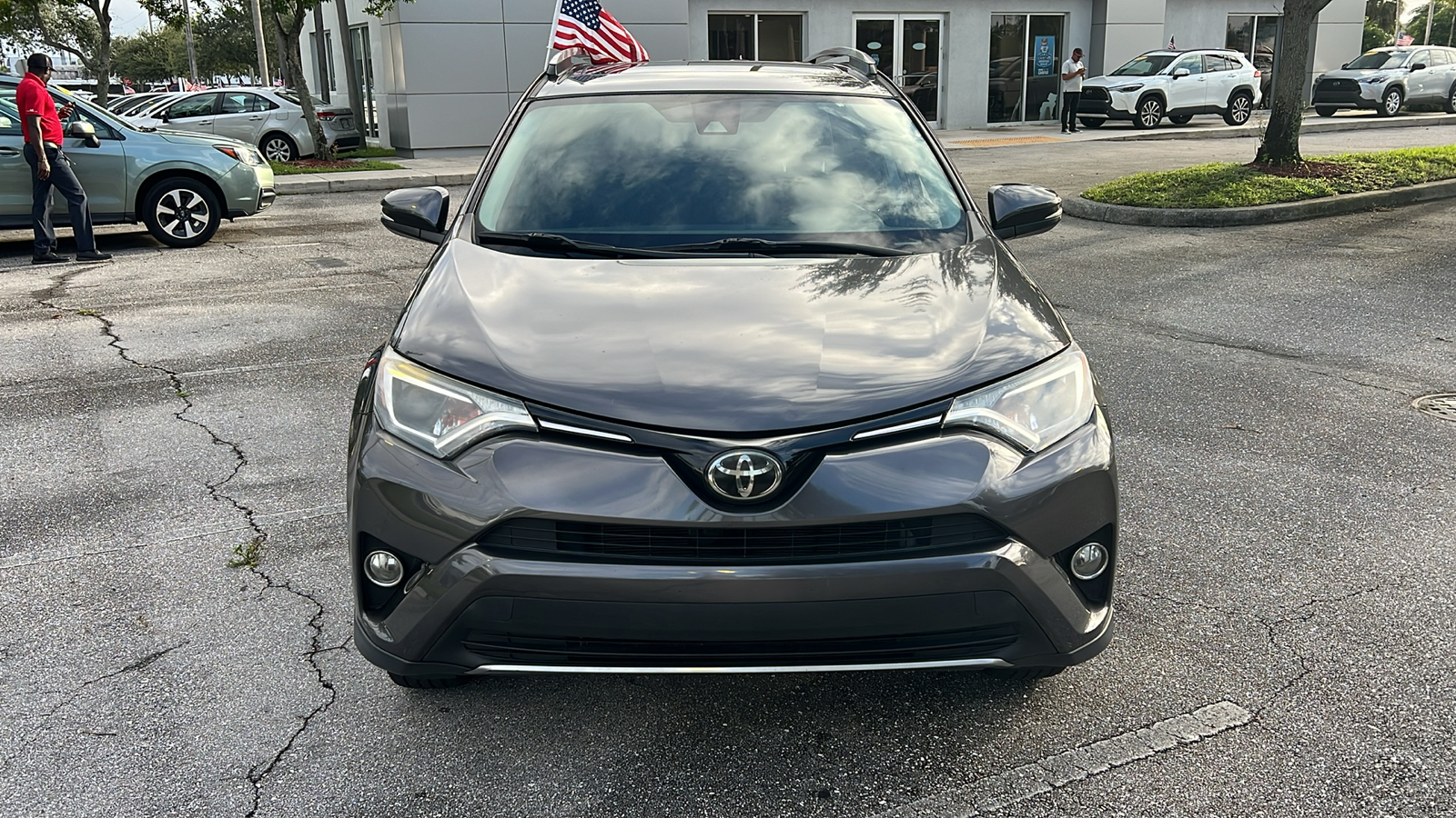 2018 Toyota RAV4 XLE 2