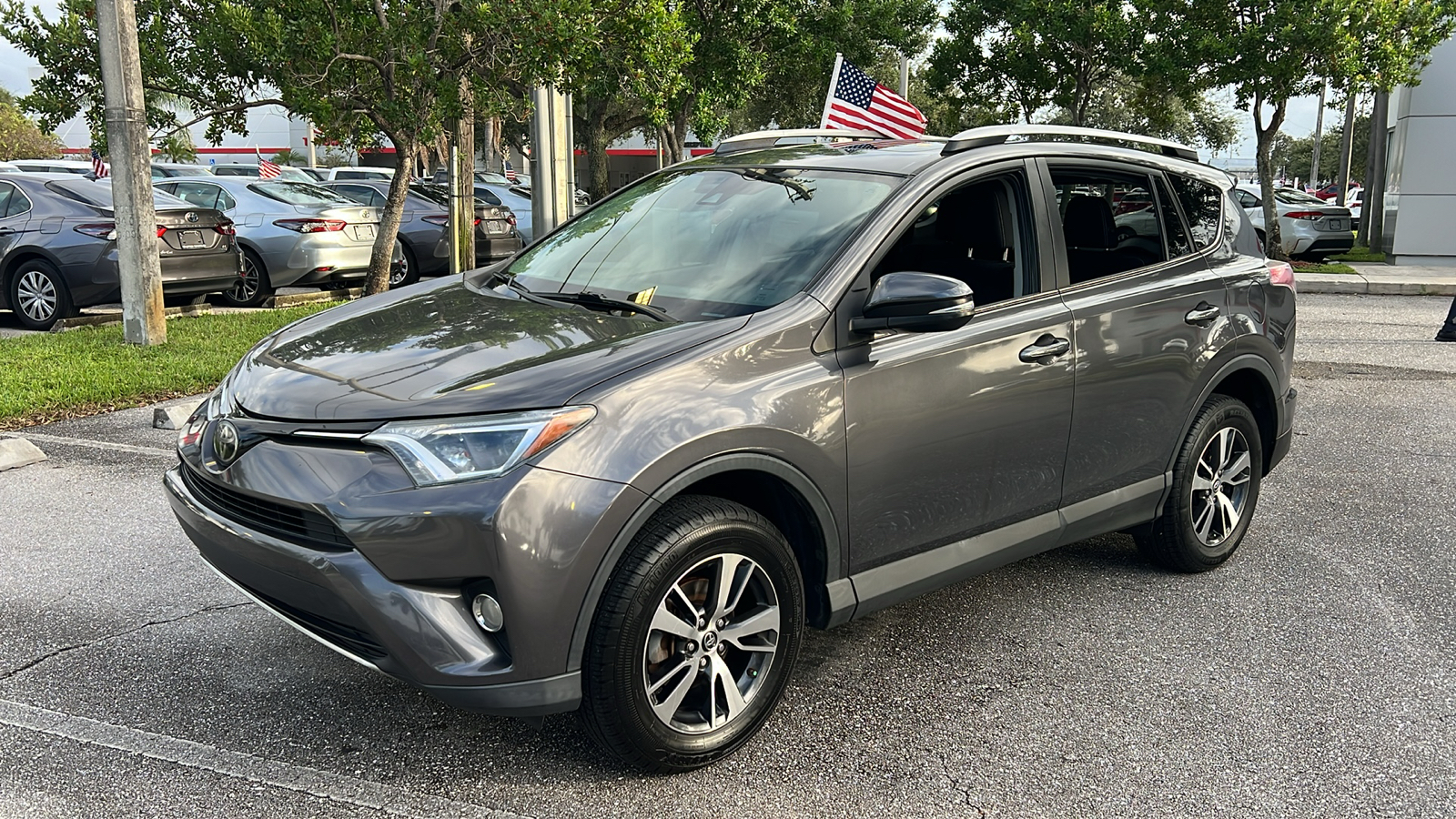 2018 Toyota RAV4 XLE 3