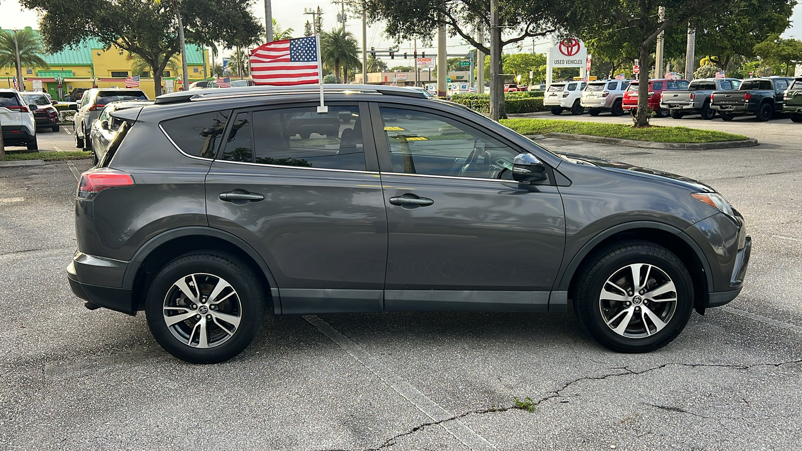 2018 Toyota RAV4 XLE 11