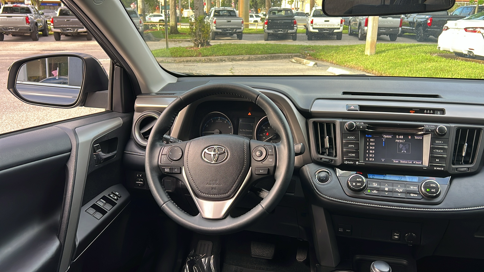 2018 Toyota RAV4 XLE 14