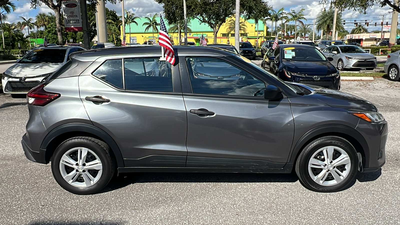 2021 Nissan Kicks S 10