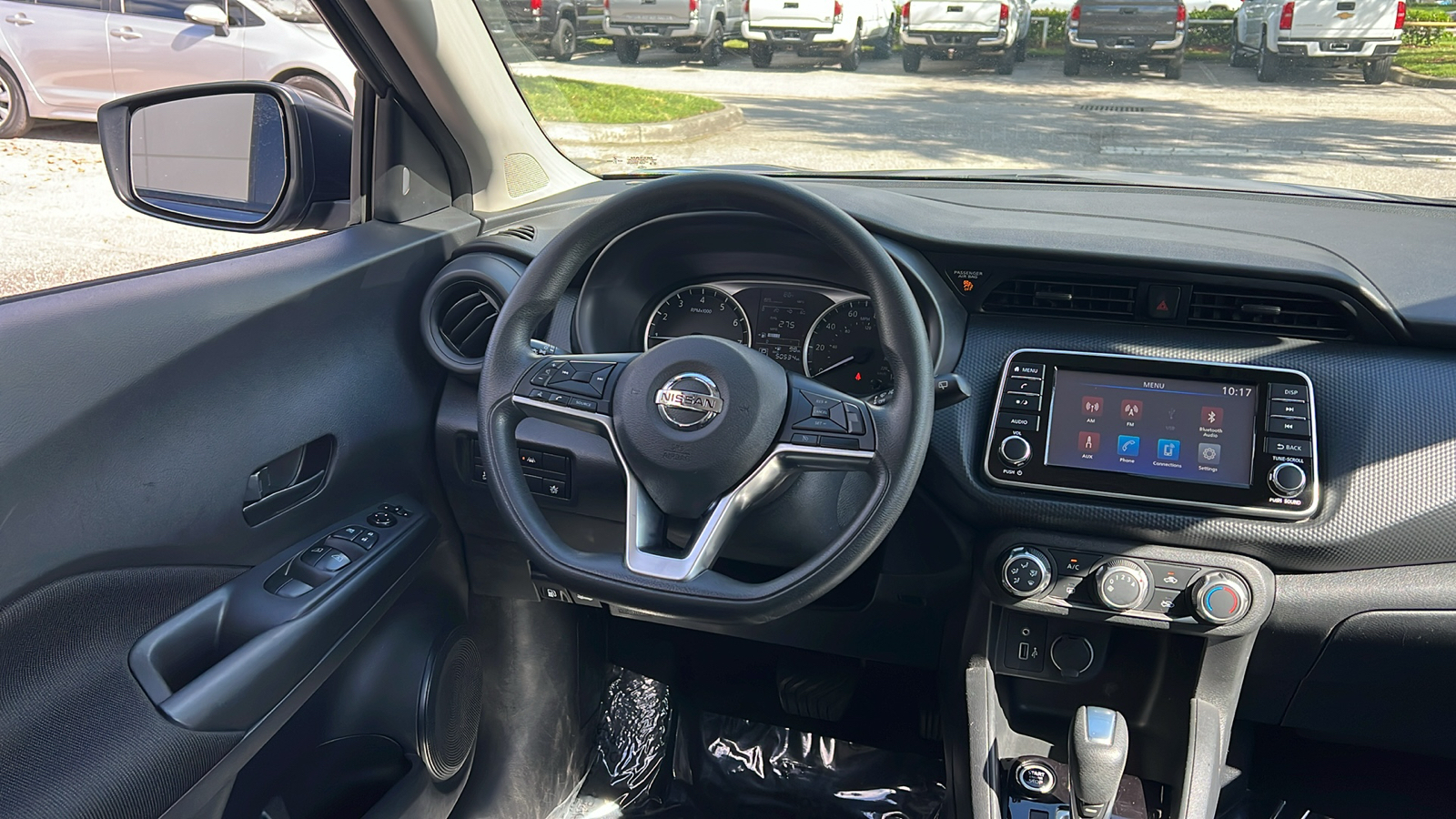 2021 Nissan Kicks S 14