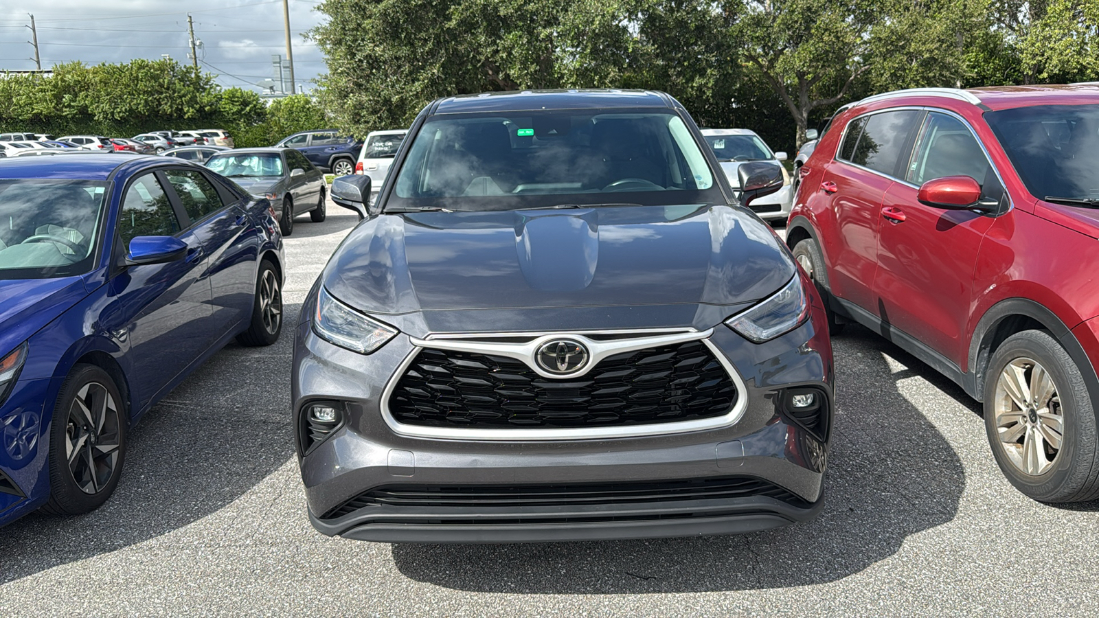 2021 Toyota Highlander LE 2