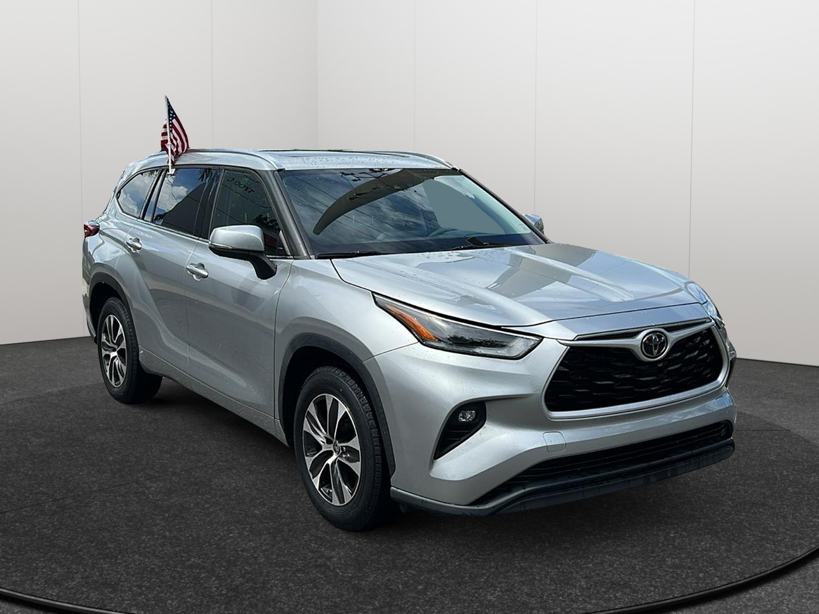 2021 Toyota Highlander XLE 1