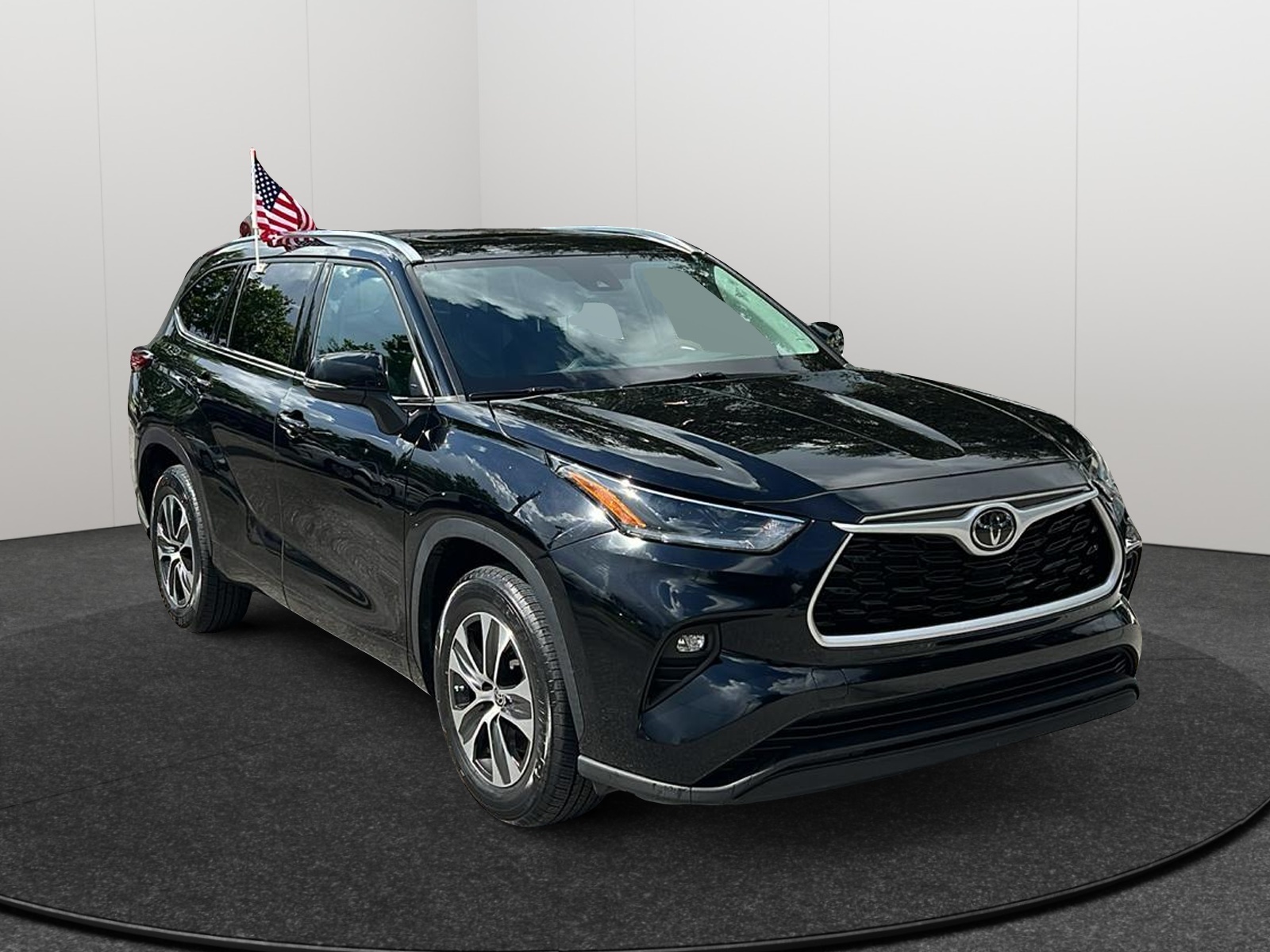 2021 Toyota Highlander XLE 1