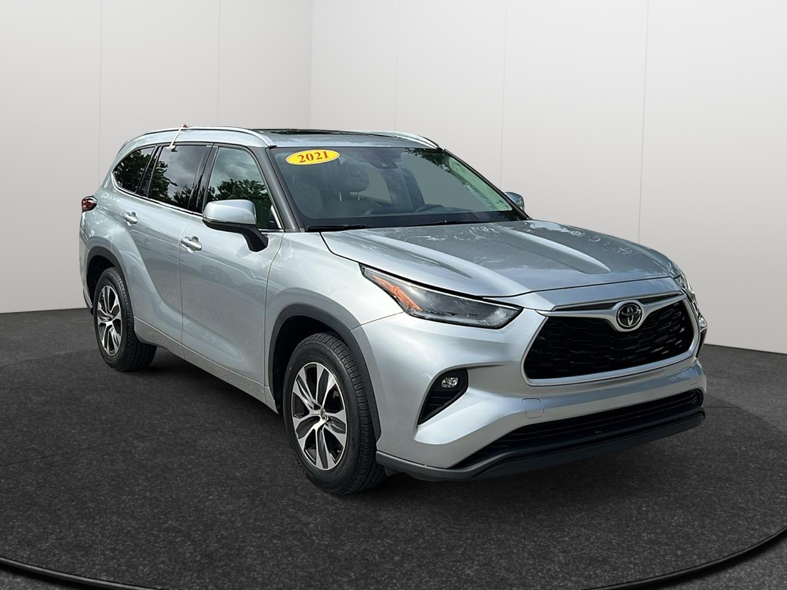 2021 Toyota Highlander XLE 1