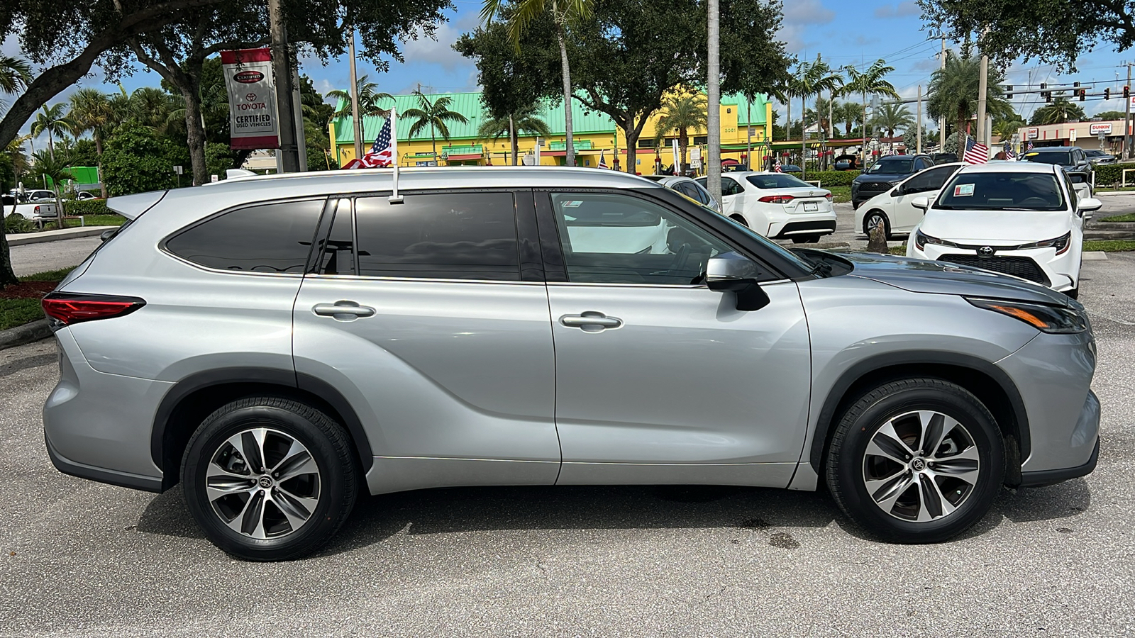 2021 Toyota Highlander XLE 11