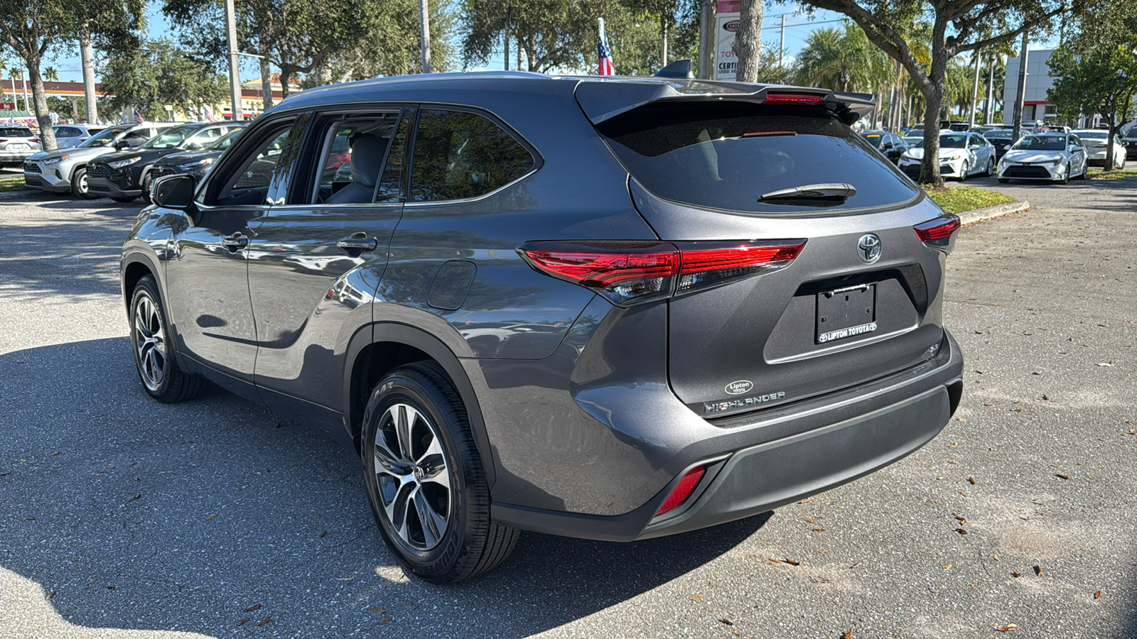 2022 Toyota Highlander XLE 5