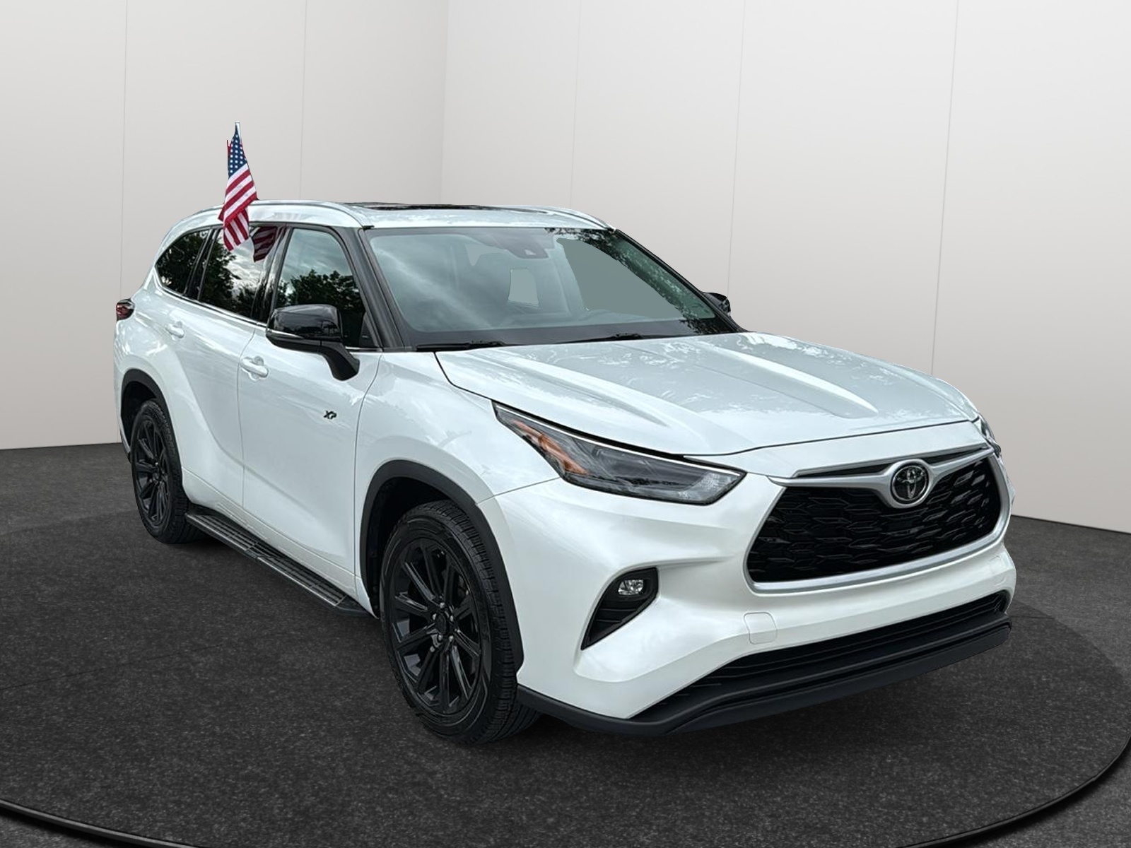 2022 Toyota Highlander XLE 1