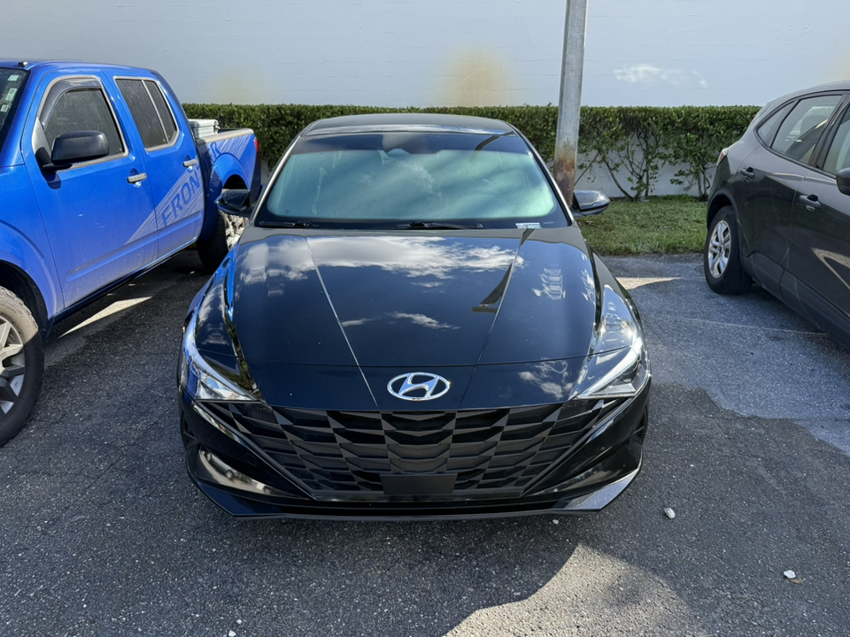 2023 Hyundai Elantra SEL 2