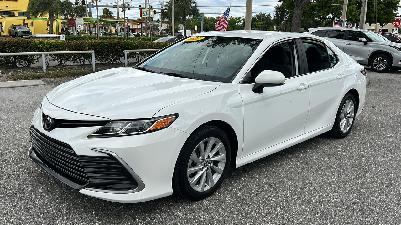 2021 Toyota Camry LE 3