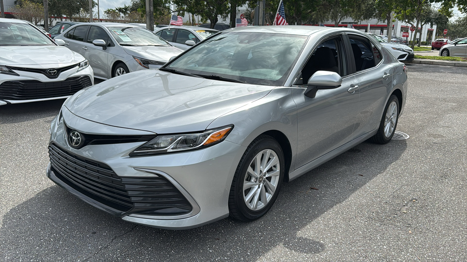 2021 Toyota Camry LE 3