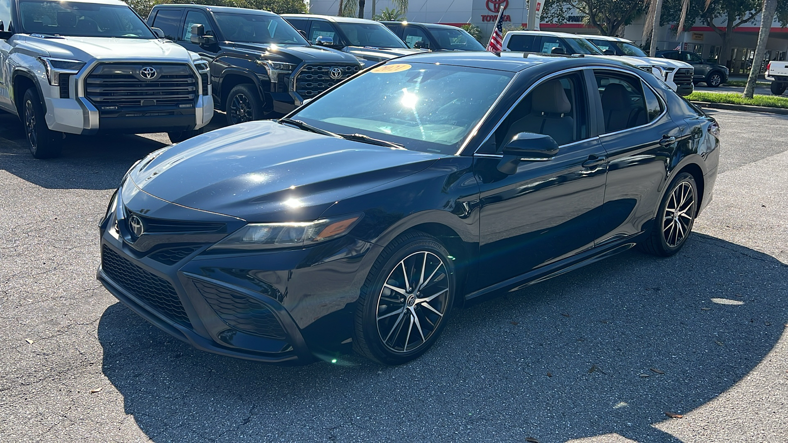 2021 Toyota Camry SE 3