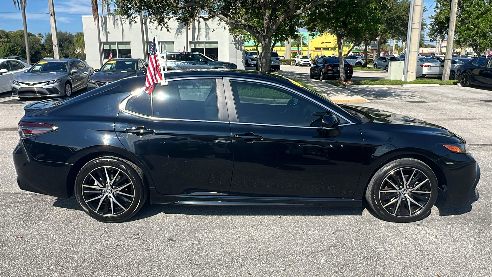 2021 Toyota Camry SE 10