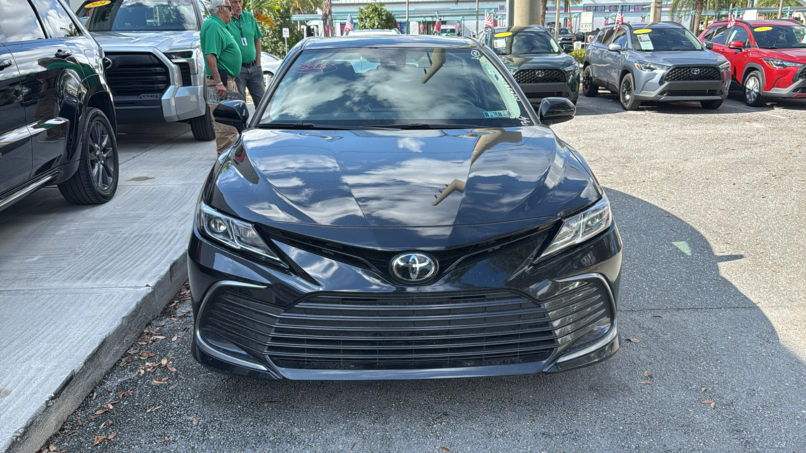 2022 Toyota Camry LE 2