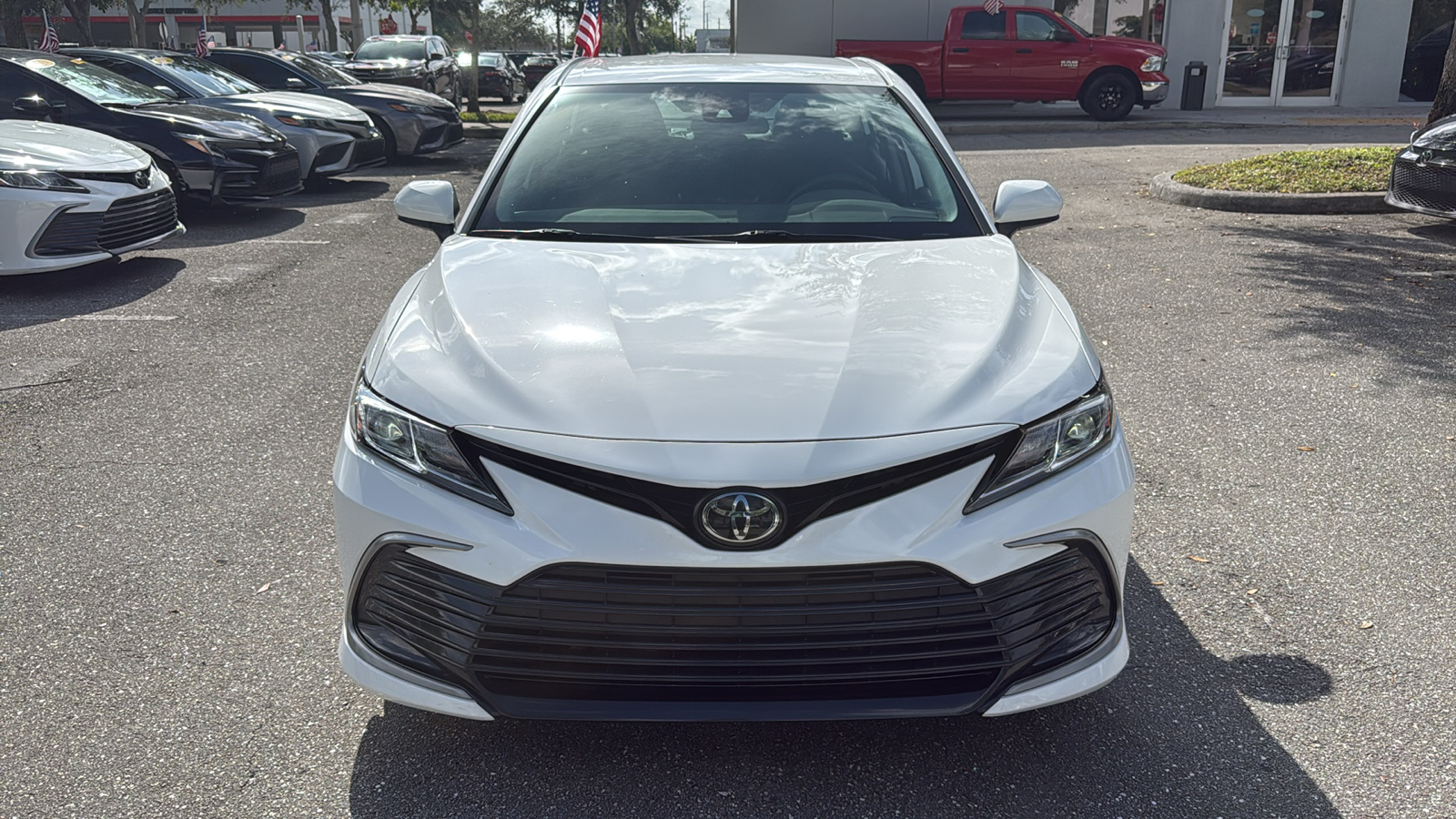 2022 Toyota Camry LE 2