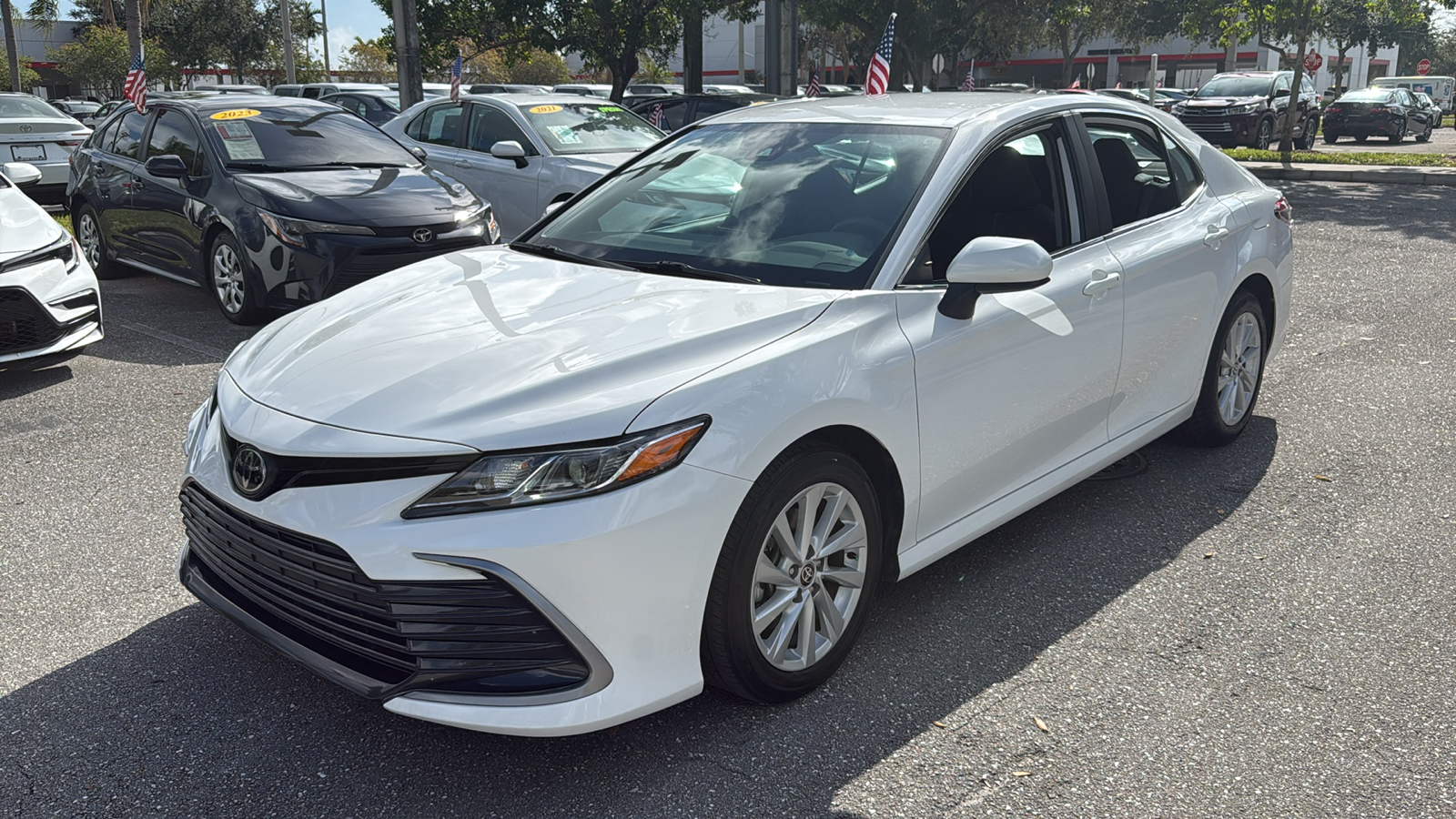 2022 Toyota Camry LE 3