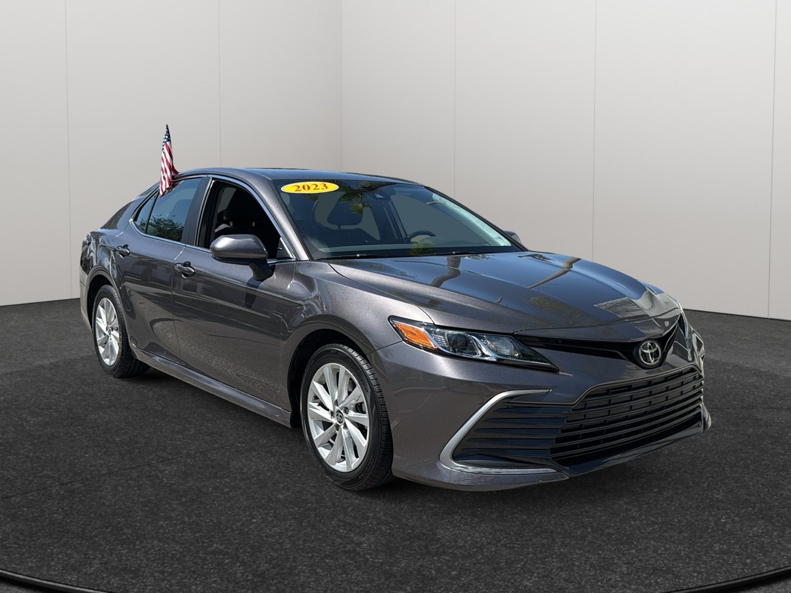 2023 Toyota Camry LE photo 2