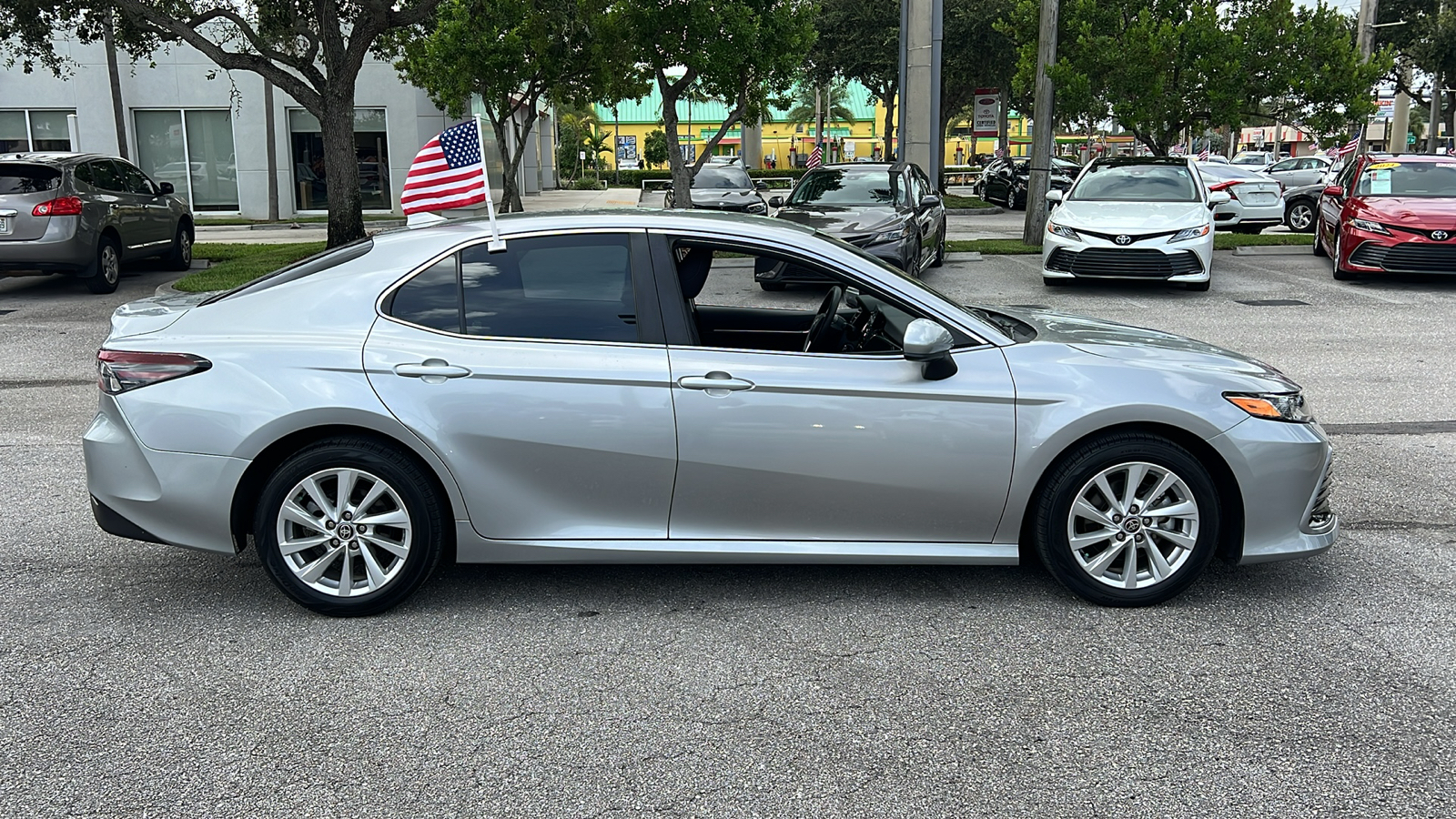 2023 Toyota Camry LE 10