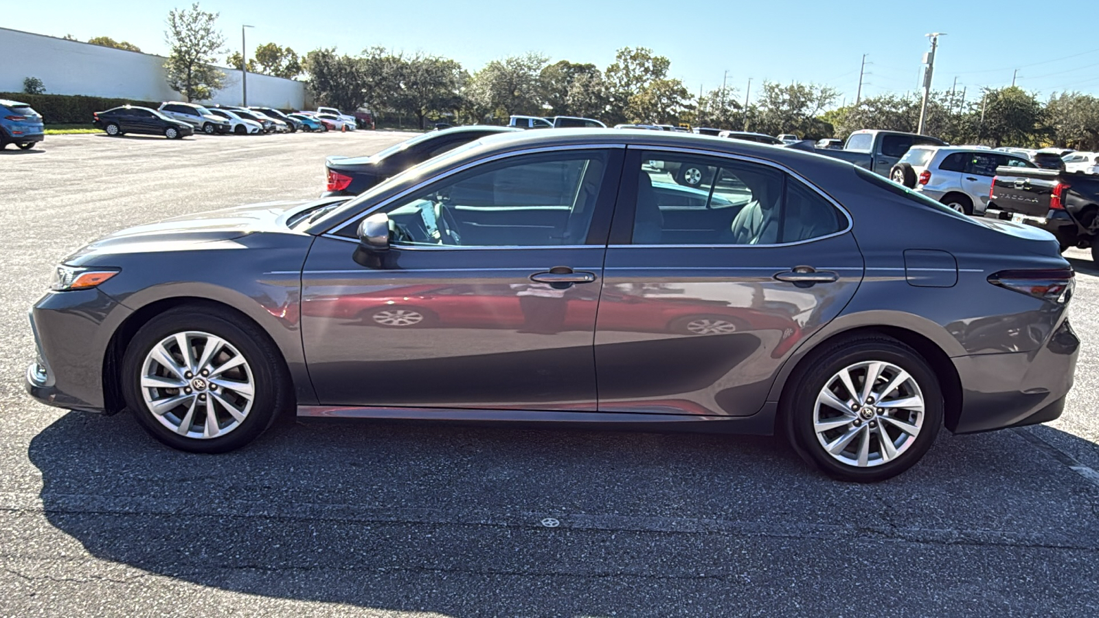 2023 Toyota Camry LE 4