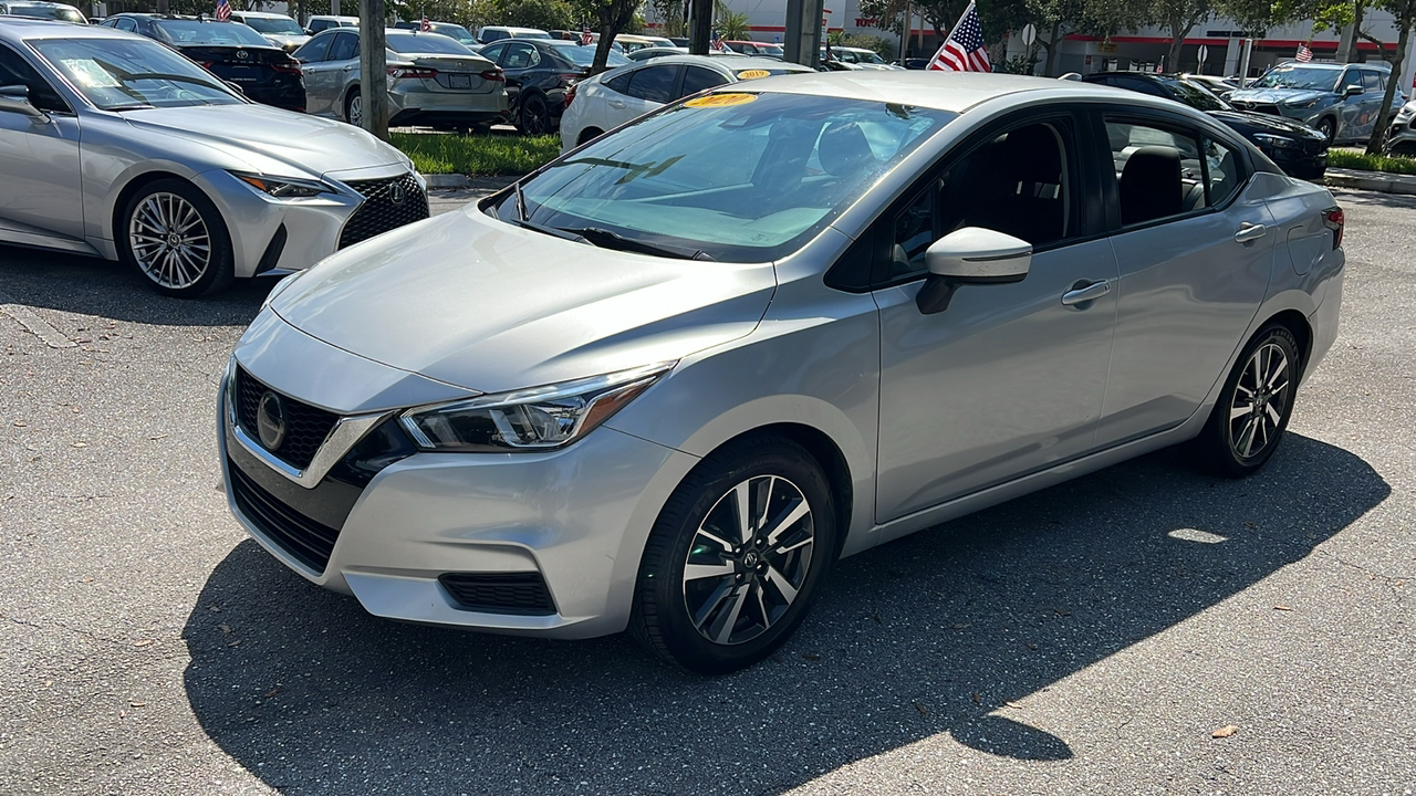 2021 Nissan Versa 1.6 SV 3